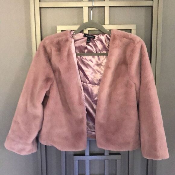 Blush mauve Faux fur cropped jacket great for wedding or evening ￼gown speechles - Picture 1 of 4